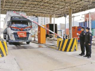 闽粤港“跨境一锁”快速通关模式落地象屿综合保税区