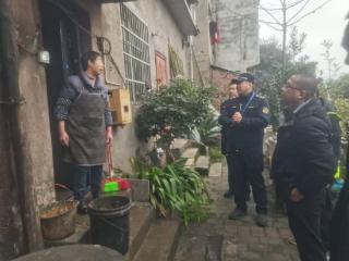 渝北茨竹镇：开展中兴河水质污染排查行动