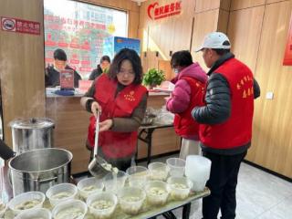 界首市总工会：冬至送饺 “驿”路相伴暖“新”人