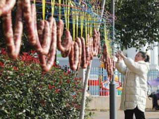 江西东乡：冬至时节 腊味飘香