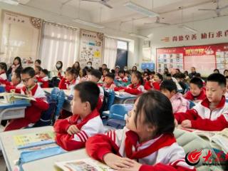 “家”点精彩 “育”见未来 ——东营市胜利集输小学2024-2025学年第一学期家长开放日活动