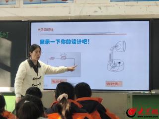 利津县教学研究与教师发展中心到盐窝镇北岭中学开展驻校督学活动