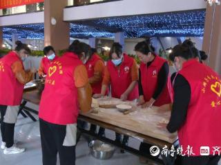 枣庄高新区：爱心饺子宴 情暖环卫工