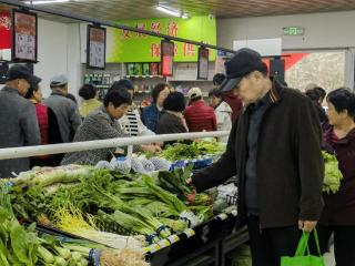 烟火气+智慧范！标准化菜市场建设提升百姓幸福感 扫码阅读手机版