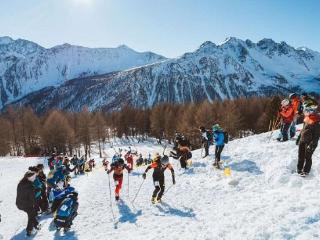 滑雪登山青年世界杯意大利站 中国队夺得7金1银2铜