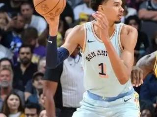 NBA常规赛明天12月26日圣诞大战赛程：湖人PK勇士，掘金PK太阳