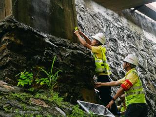 广西交投玉林公司结构物位移监测仪研发应用获评自治区交通运输科技创新典型案例