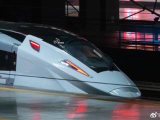 极速450km/h！CR450复兴号原型车露面：车头极其科幻