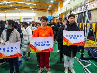 山东省气排球选拔赛在济举办，近600人参加比赛