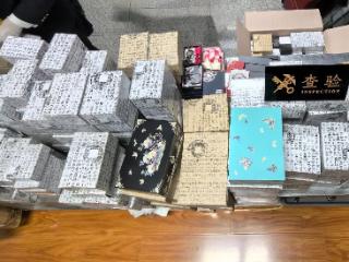 一旅客携带各类螺钿漆器工艺品407件入境，被延吉海关查获