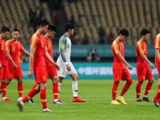 国足与沙特的比赛没开踢！FIFA就接连送来喜讯，将保送中国队晋级