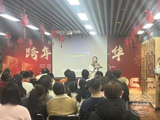 吉网跨年在现场｜书店里也有跨年文艺表演