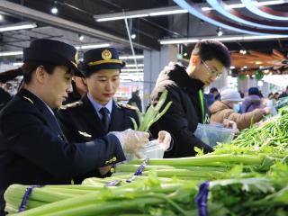 无棣县市场监管局：守护双节食品安全“你点我检”在行动