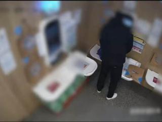 10名嫌疑人自助结账时恶意漏刷逃单，上海侦破系列超市盗窃案