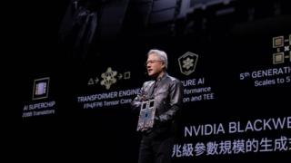 黄仁勋：NVIDIA的AI芯片发展已远超摩尔定律