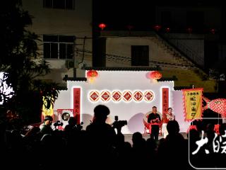 歙县瞻淇村“村晚”开演：鱼灯一亮，就是年轻人回家团圆的日子