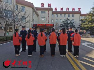 枣庄市第四十中学庆祝中国人民警察节 致敬守护者