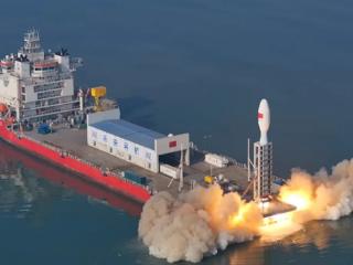 海上发射开门红 我国成功发射一箭10星：微厘空间01组卫星入轨