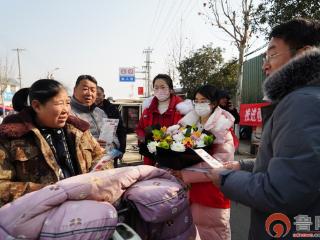 枣庄市峄城区峨山镇开展“鲜花换纸钱 文明寄哀思”活动