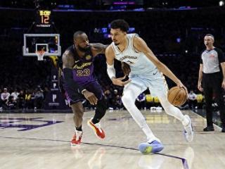 NBA | 詹姆斯7次失误 一场比赛结果影响四队排名