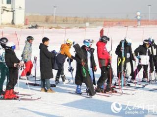 “趣”探冰雪世界 乐游兰州新区