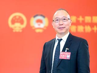 代表委员说丨葛继宏：放下手机，让年夜饭更有“年味”