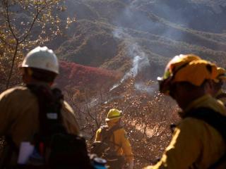 山火持续 美国洛杉矶超600万人处于严重火灾威胁之下