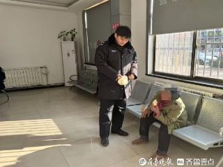 ‌巨野民警暖心救助走失老人，家属感激不已‌