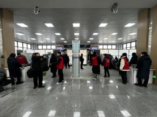 关注春运|西安铁路局预计今日发送旅39.6万人次 加开61趟旅客列车