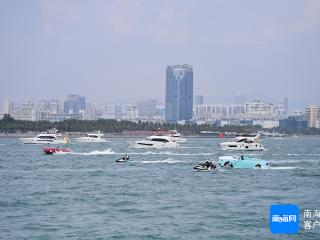 组图｜三亚旅游持续升温 游艇出海人气旺