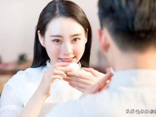 女人这4个“特殊”举动，就是偷偷喜欢你的“信号”，别傻傻不懂