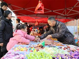 新春走基层丨江西上栗：乡村集市年味浓