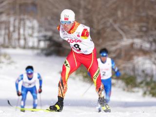 零零后小将 残奥越野滑雪亚洲杯摘金夺银