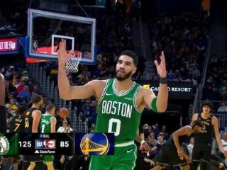 NBA早报｜勇士40分惨败 快船记者幸灾乐祸 布克将登顶得分王