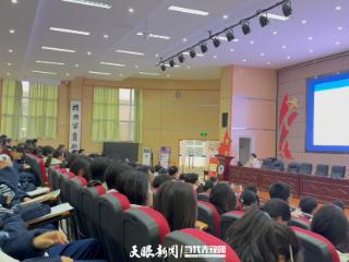 【两会·民生新观察】小学课堂电子屏幕使用引热议