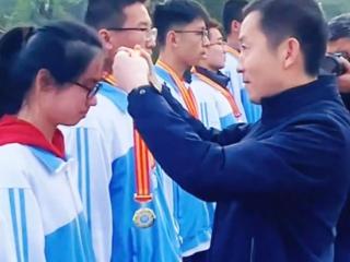 济南市莱芜第一中学未“莱”之星——亓舒恬：学以广才 智以成学