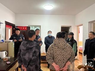 新春送暖，合肥民警给生活困难群众送上慰问金