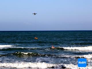 琼海海岸警察开展春节前防溺水“海陆空”救援演练