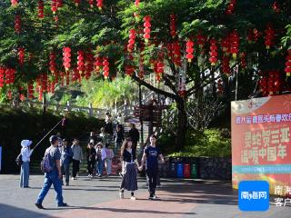 组图｜三亚鹿回头风景区换“新装” 新春氛围渐浓