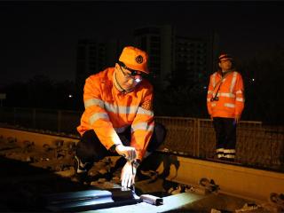 给铁路货车“鹰眼”做体检 保障春运列车运行安全