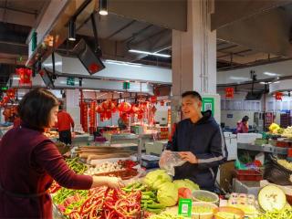 江西吉水：春节市场供应足 价格稳