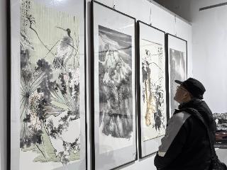 青年画家常振送上新年文化大餐，春节假期可到淮南1952街区看画展