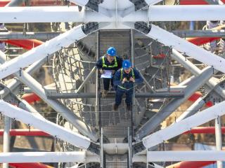 新春走基层丨345米高空守护 "电力天路"的特巡人