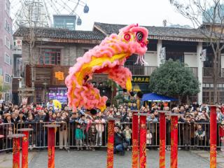 重庆各地多彩活动庆新春