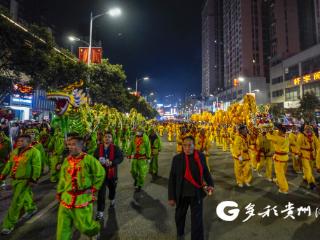 【新春走基层】贵州务川：游龙闹新春 数万人大联欢