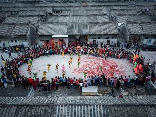 “中华战舞”燃爆非遗年！游客来汕过年学英歌，有队伍春节演出爆满，价格翻倍