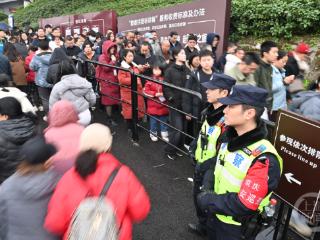 新春走基层 | 春节假期，民警坚守岗位护平安