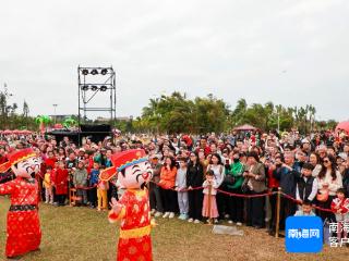 海口万春会“五福”闹新春 吸引市民游客打卡参与