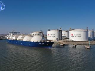 春节首船 “埃琳娜”号LNG靠泊国家管网天津LNG 扫码阅读手机版