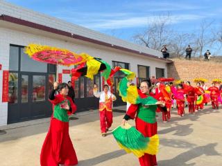 陕西神木万镇镇瓦畔村：锣鼓喧天贺新春 秧歌扭出幸福年